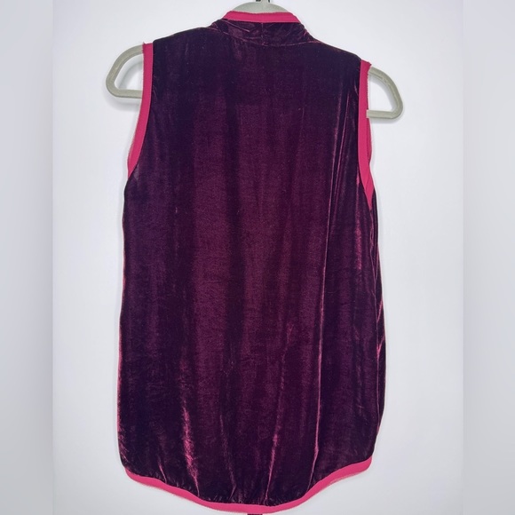 Peonia Red Velvet Vest - Luxurious Elegance in Red I’m an XL more like medium - Picture 2 of 3